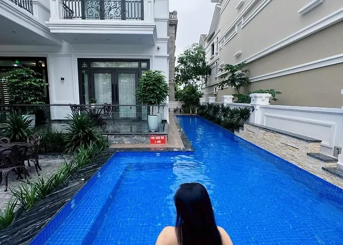 Villa Hạ Long *